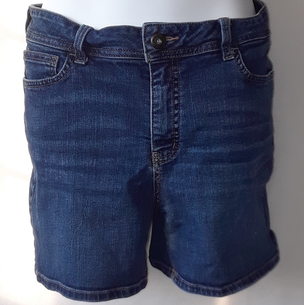 St John's Bay Women's size 12 Bermuda Shorts